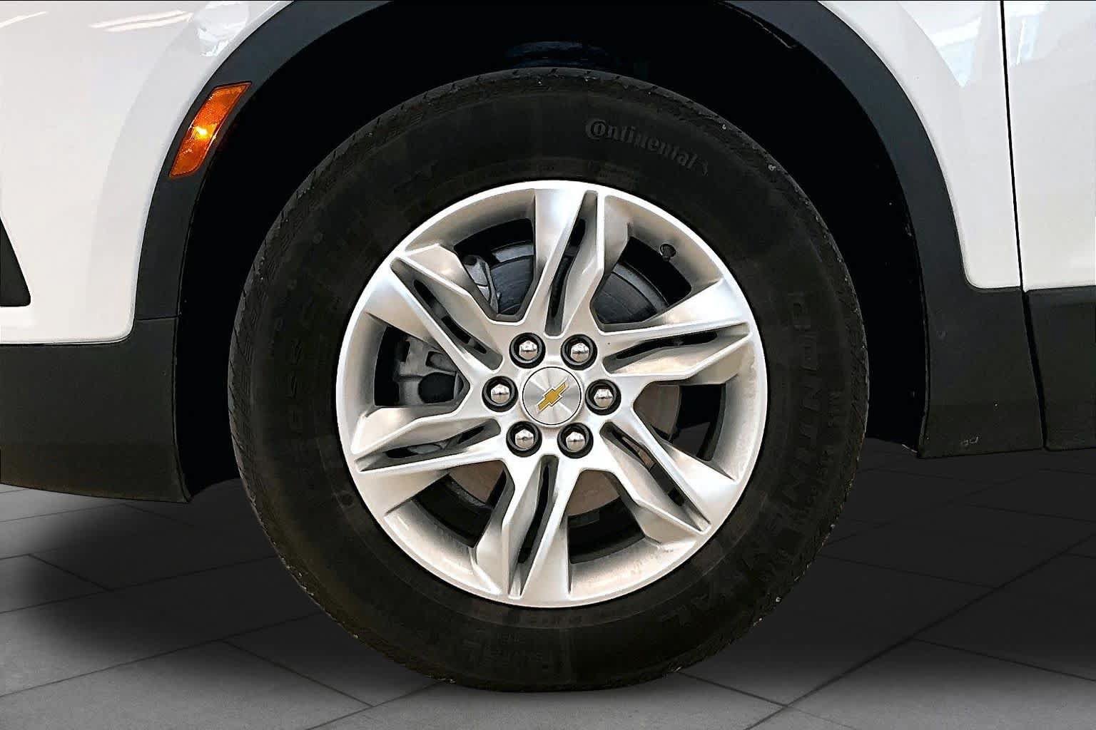Used 2022 Chevrolet Blazer LT FWD image 9