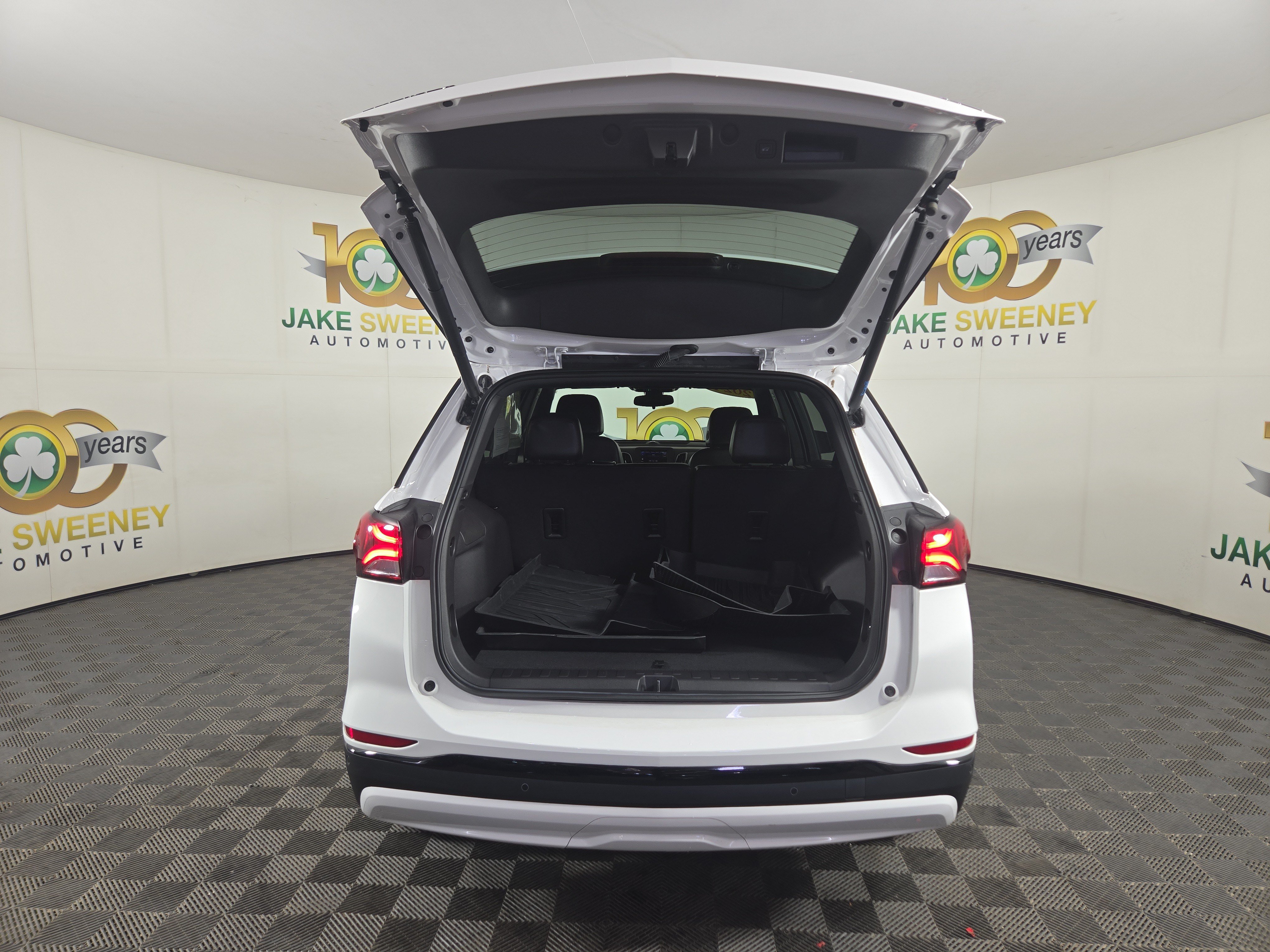 Certified 2024 Chevrolet Equinox RS FWD image 31