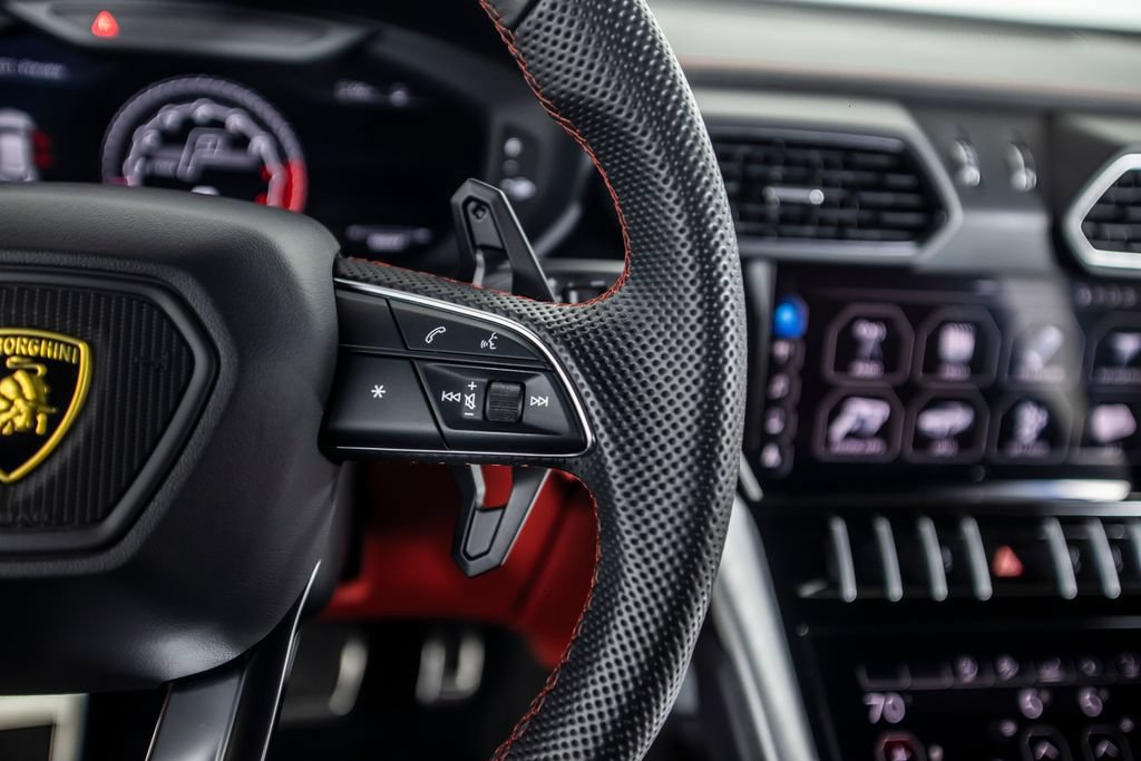 Used 2021 Lamborghini Urus AWD/4WD image 42