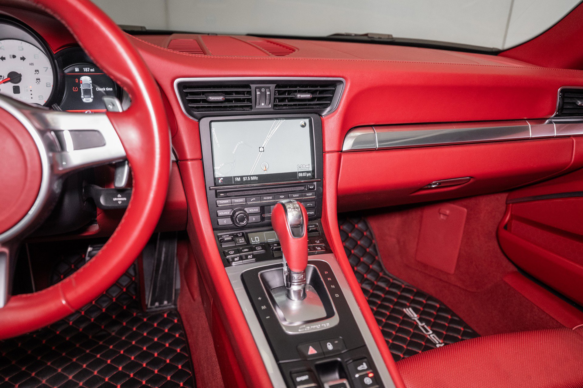 Used 2016 Porsche 911 Carrera S image 27