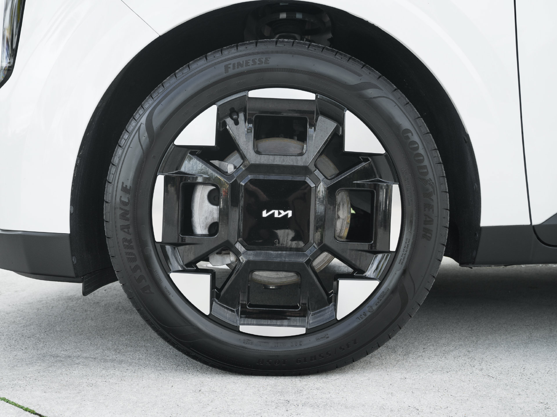 Used 2026 Kia Carnival EX FWD image 36