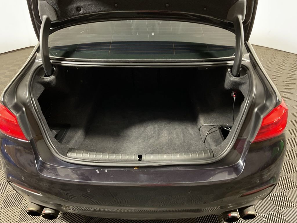 Used 2018 BMW 540i RWD image 16