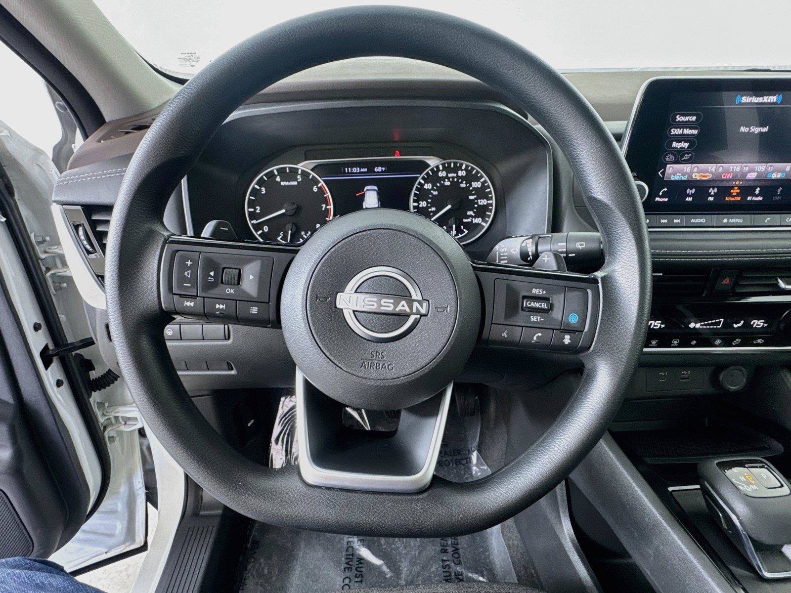 Used 2022 Nissan Rogue SV FWD image 11