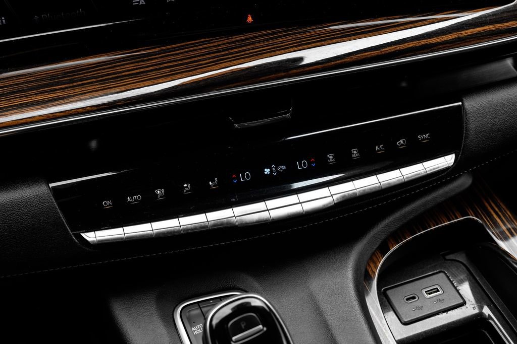 Used 2021 Cadillac Escalade Premium Luxury w/ Driver Assist Tech Package AWD/4WD image 24