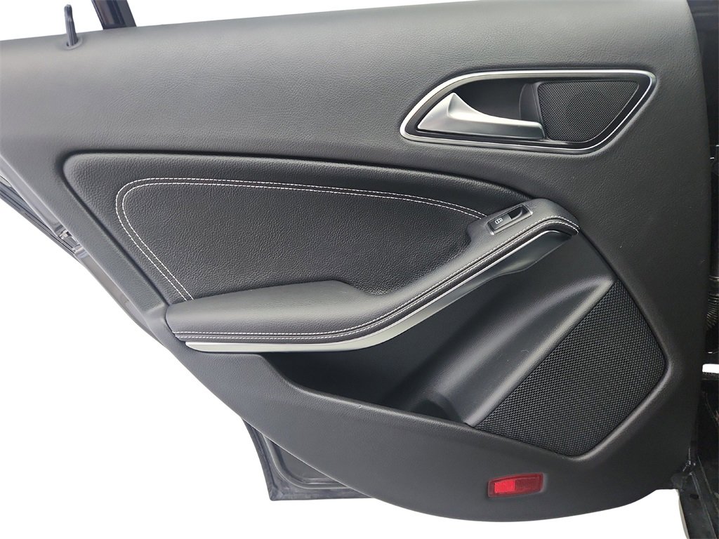 Used 2018 Mercedes-Benz CLA 250 4MATIC image 24