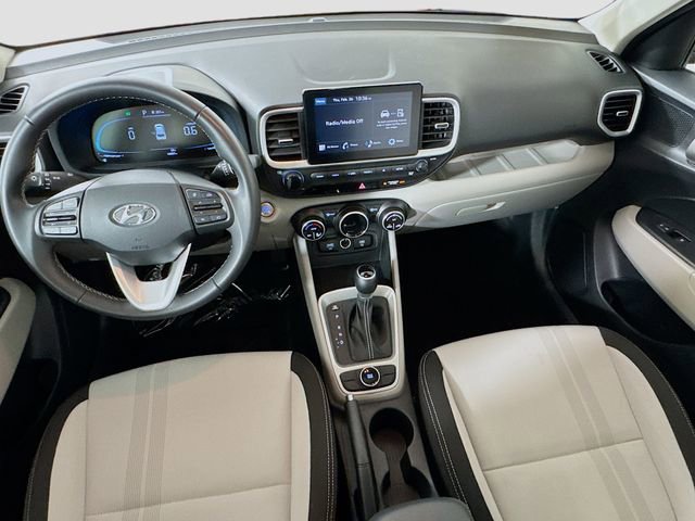Used 2024 Hyundai Venue SEL image 24