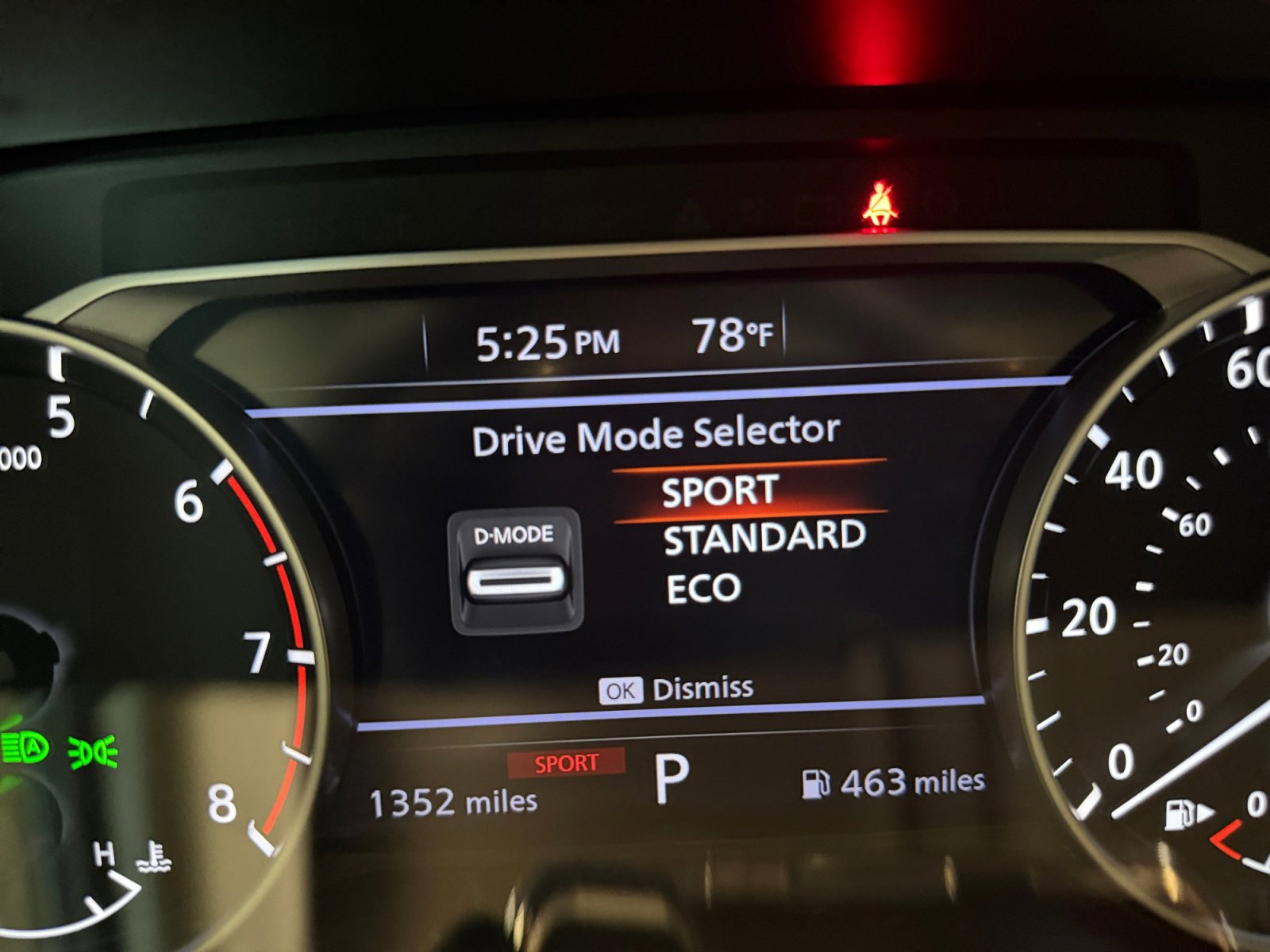 Used 2025 Nissan Rogue SV w/ SV Premium Package image 41