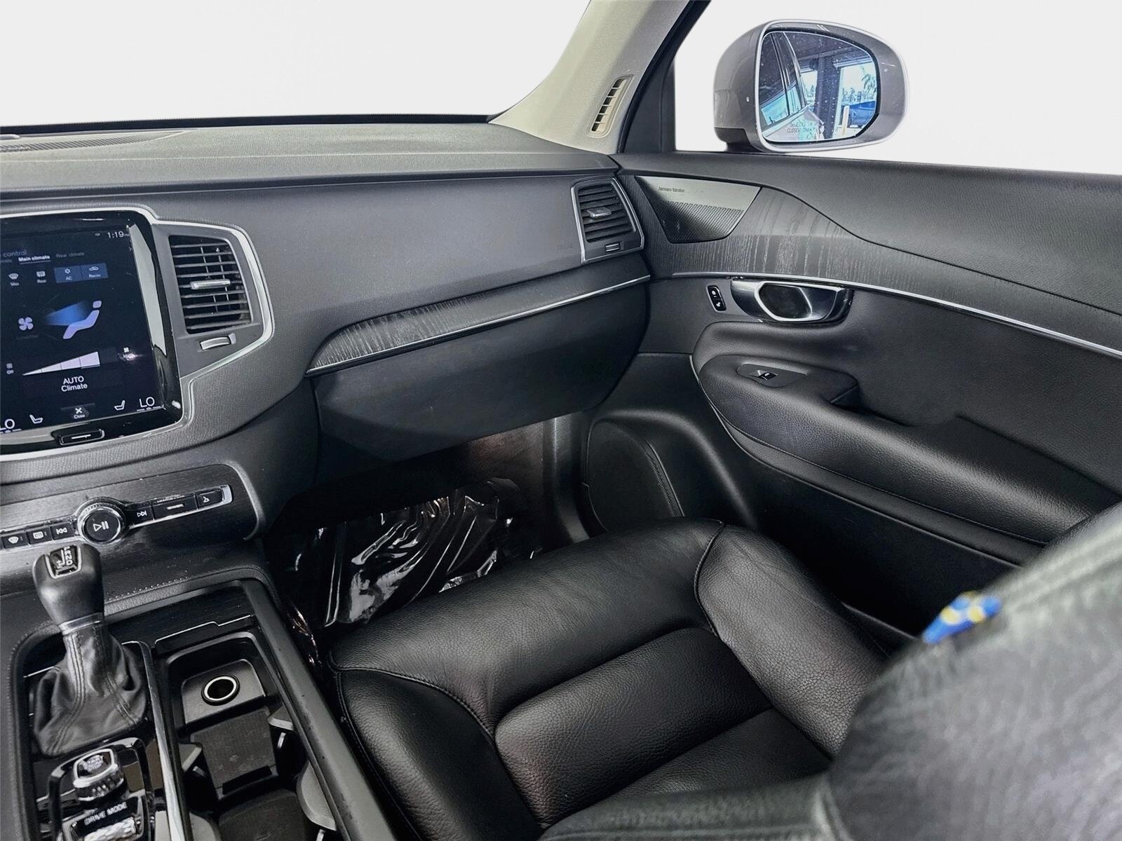 Used 2020 Volvo XC90 T6 Momentum AWD/4WD image 26
