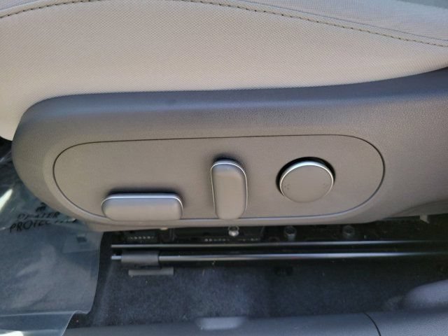 Certified 2024 Hyundai Kona Electric SEL FWD image 15