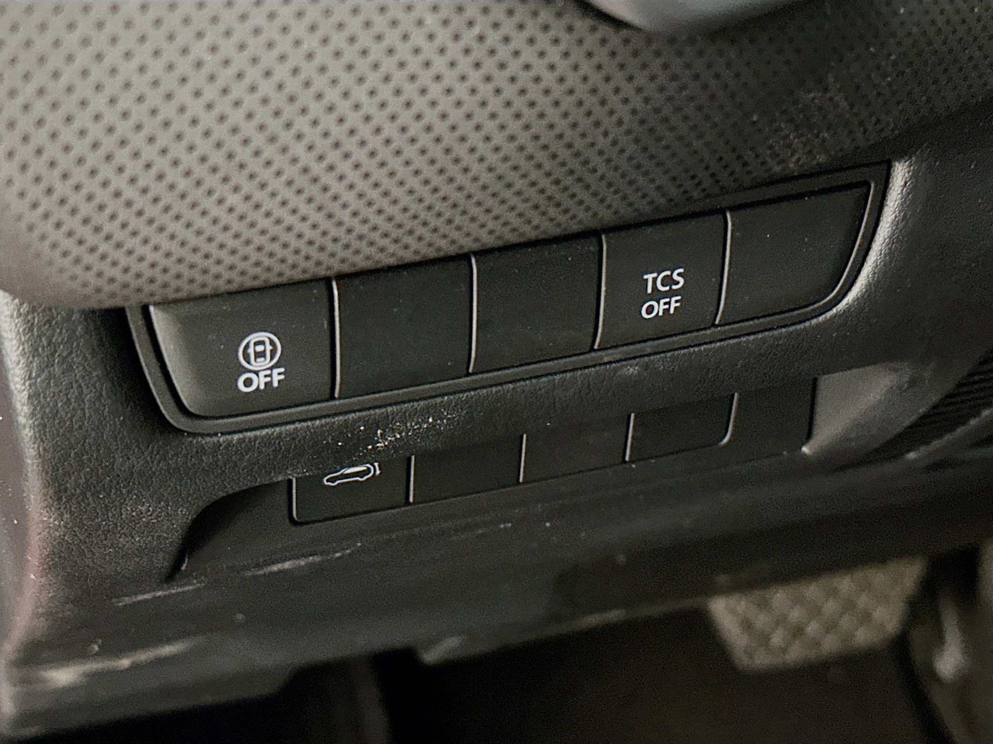 Used 2025 MAZDA CX-50 AWD 2.5 S w/ Premium Package image 17