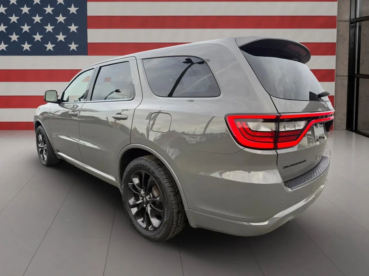 Used 2022 Dodge Durango SXT w/ Blacktop Package image 3