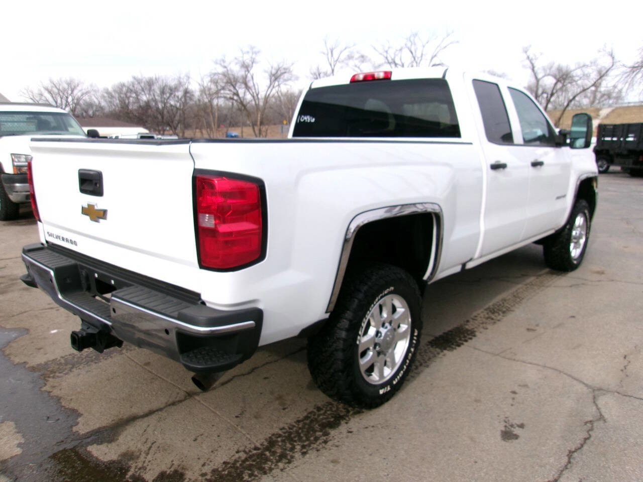 Used 2019 Chevrolet Silverado 2500 W/T image 2