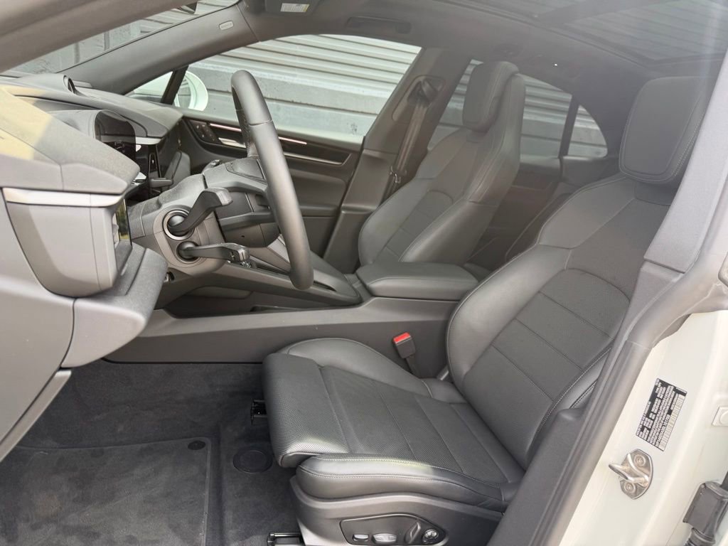 New 2025 Porsche Macan 4S Electric image 16