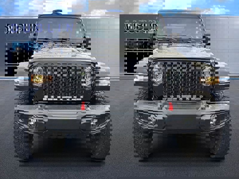 Used 2022 Jeep Gladiator Rubicon image 2