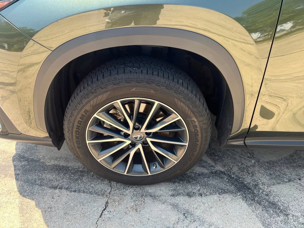 Used 2022 Lexus NX 250 FWD image 2