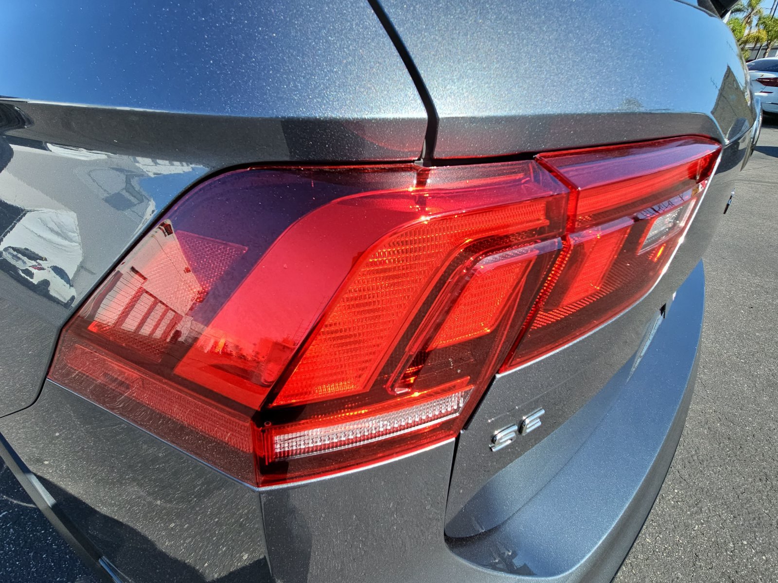 Certified 2024 Volkswagen Tiguan SE R-Line FWD image 36