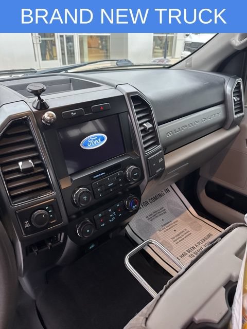 Used 2022 Ford F250 XLT w/ XLT Premium Package AWD/4WD image 9