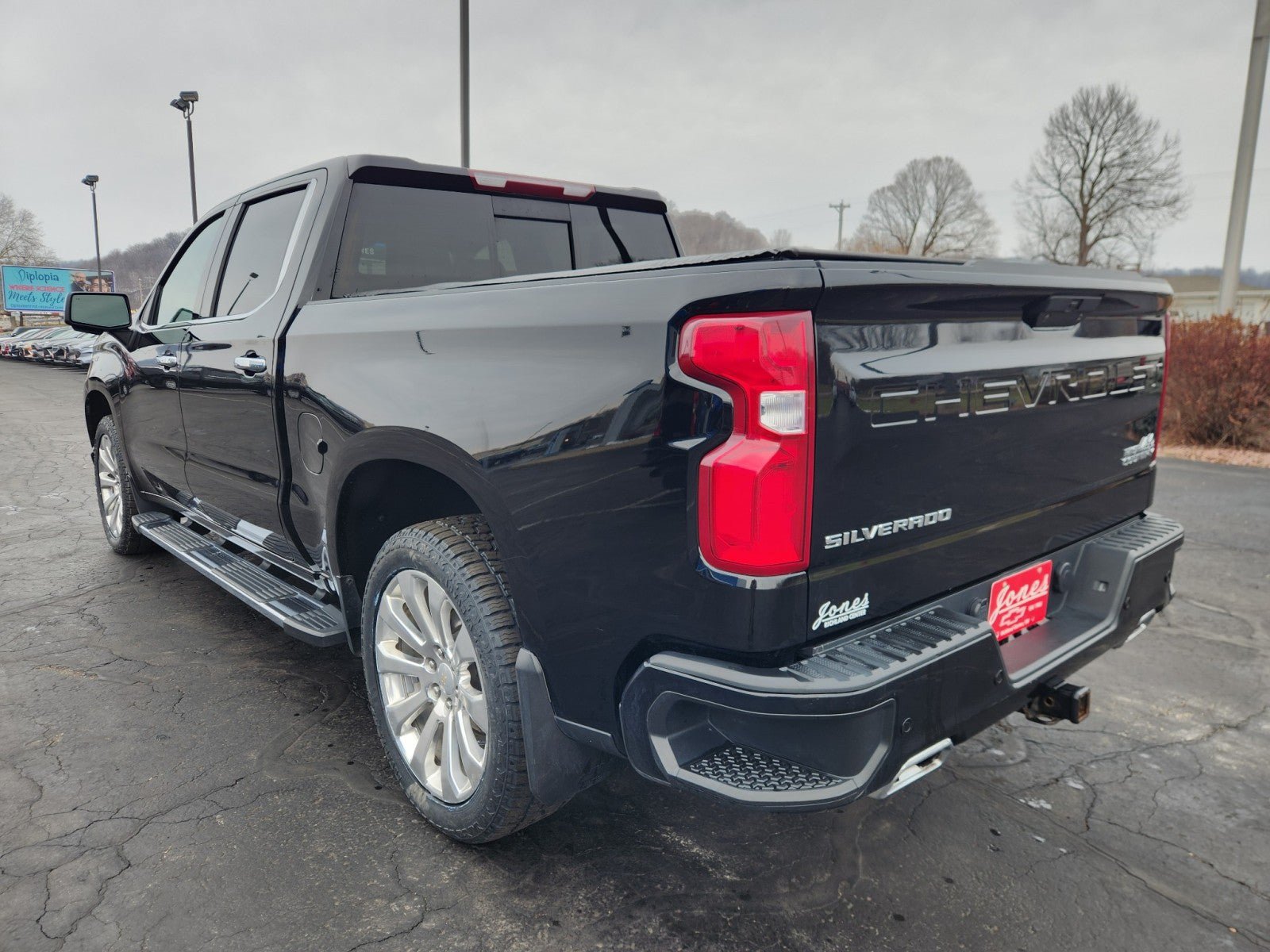 Used 2022 Chevrolet Silverado 1500 High Country AWD/4WD image 3