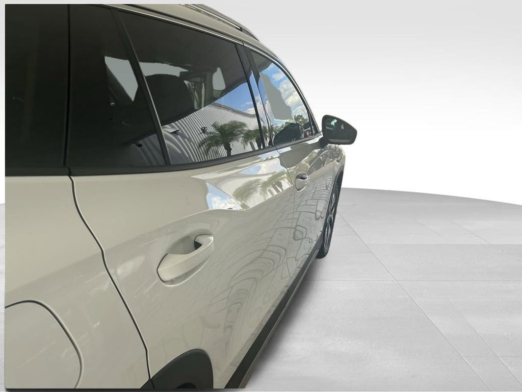 Used 2025 Volkswagen Tiguan S image 33