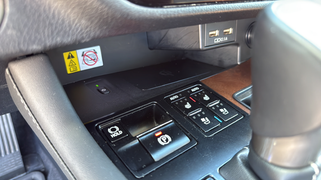 Certified 2022 Lexus RX 450hL AWD w/ Premium Package image 33