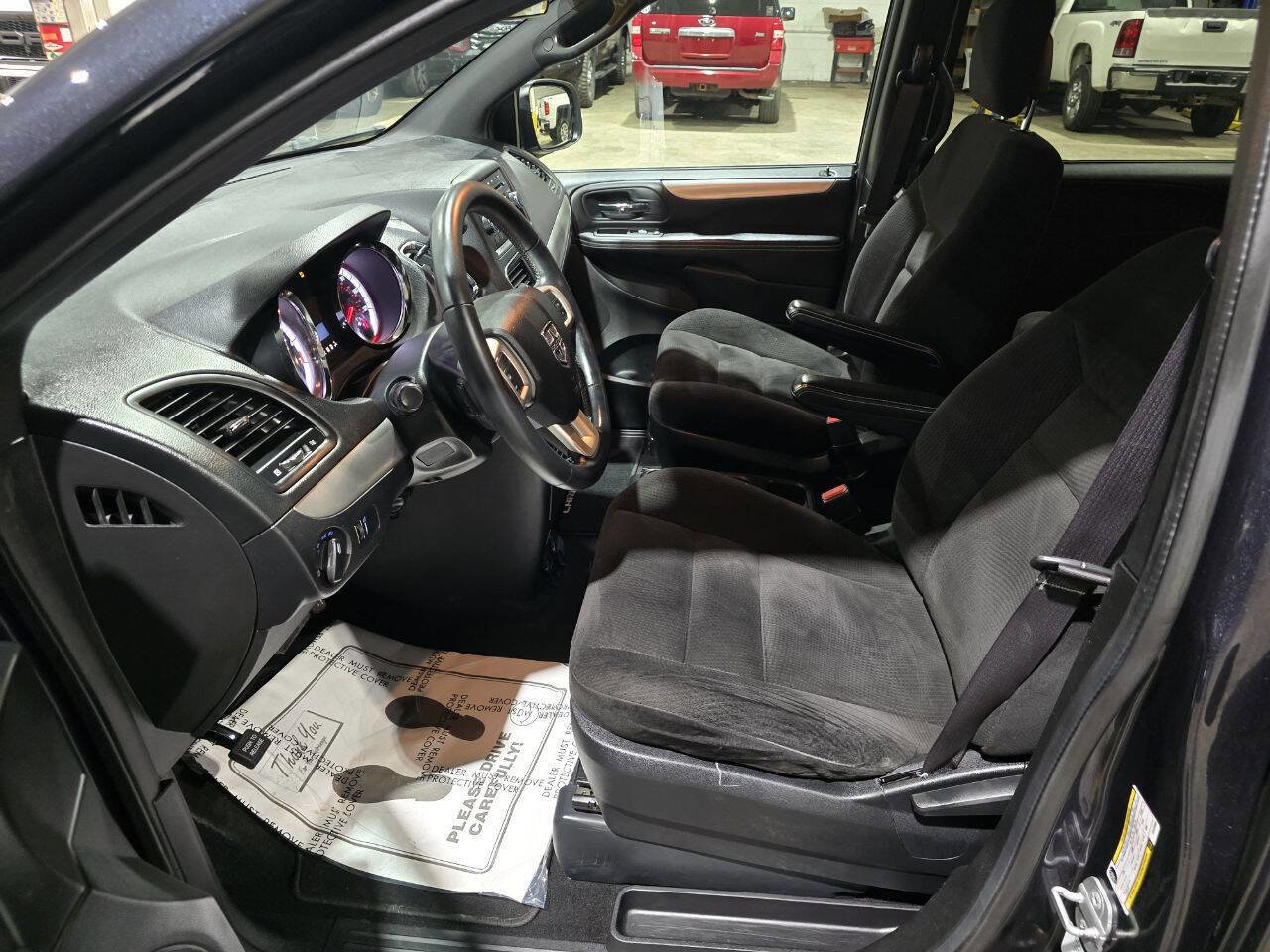 Used 2014 Dodge Grand Caravan SE w/ Quick Order Package 29E SE FWD image 24