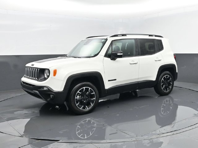 Used 2023 Jeep Renegade Latitude AWD/4WD image 1