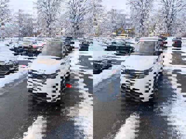 Used 2024 Land Rover Range Rover Evoque S image 1