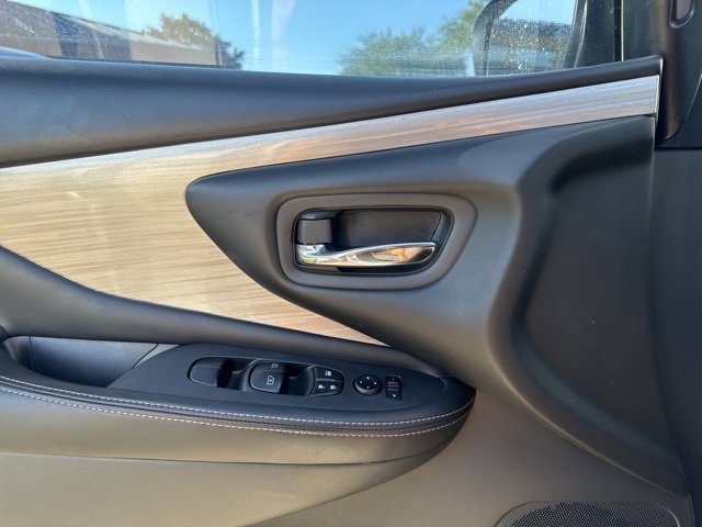 Used 2018 Nissan Murano SV image 34