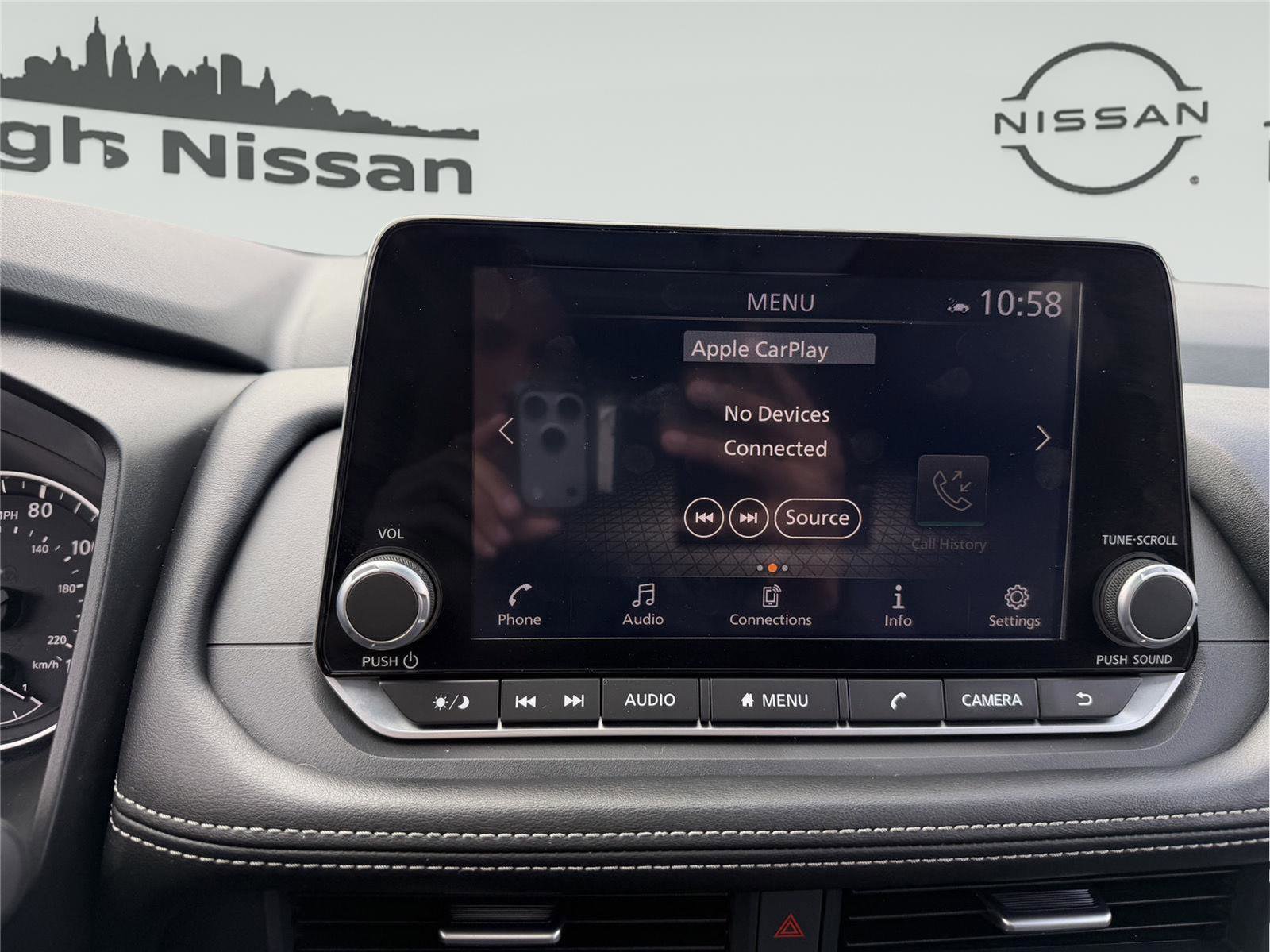 Used 2024 Nissan Rogue SV w/ SV Premium Package image 16