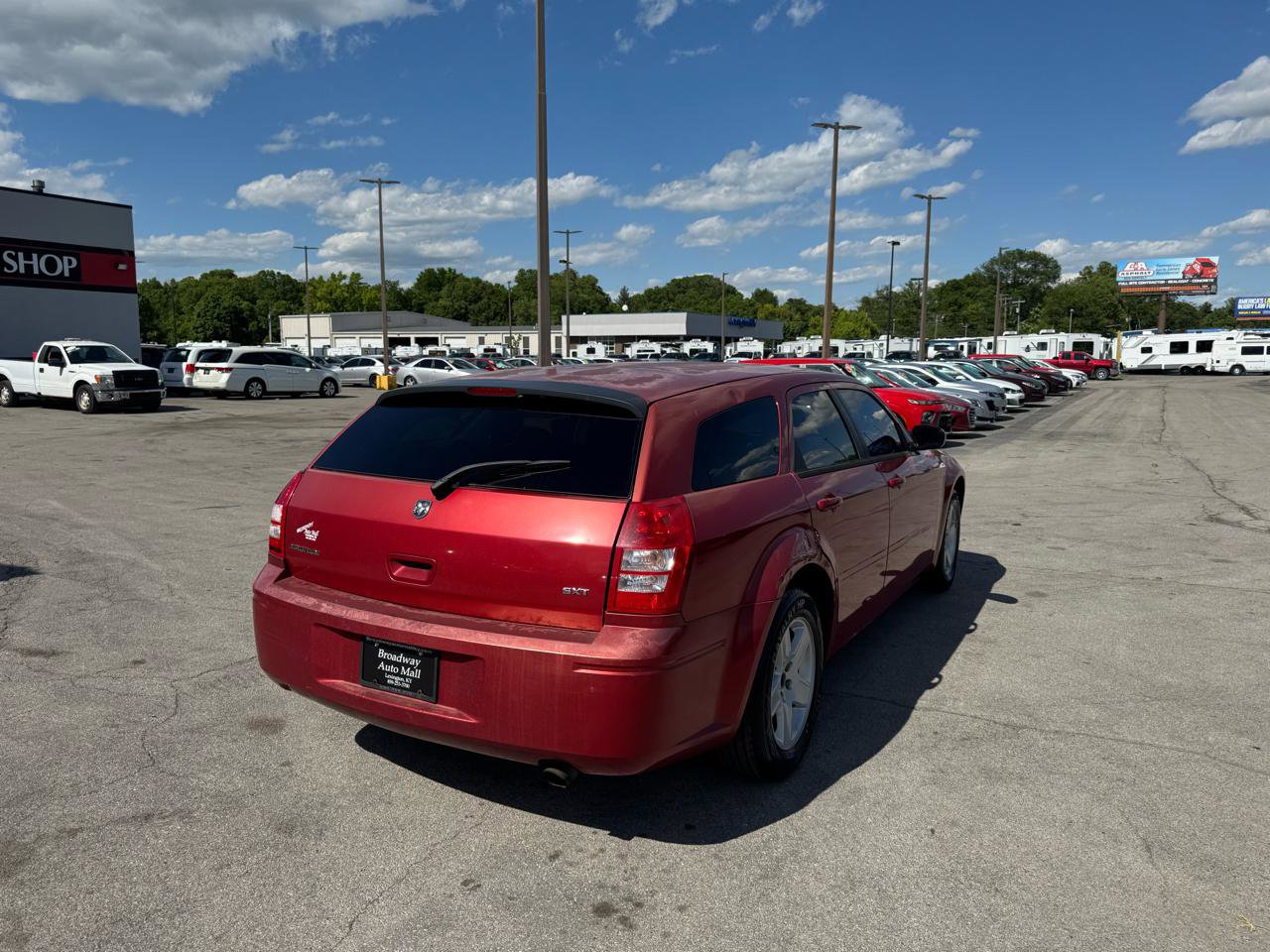 Used 2005 Dodge Magnum SE RWD image 3