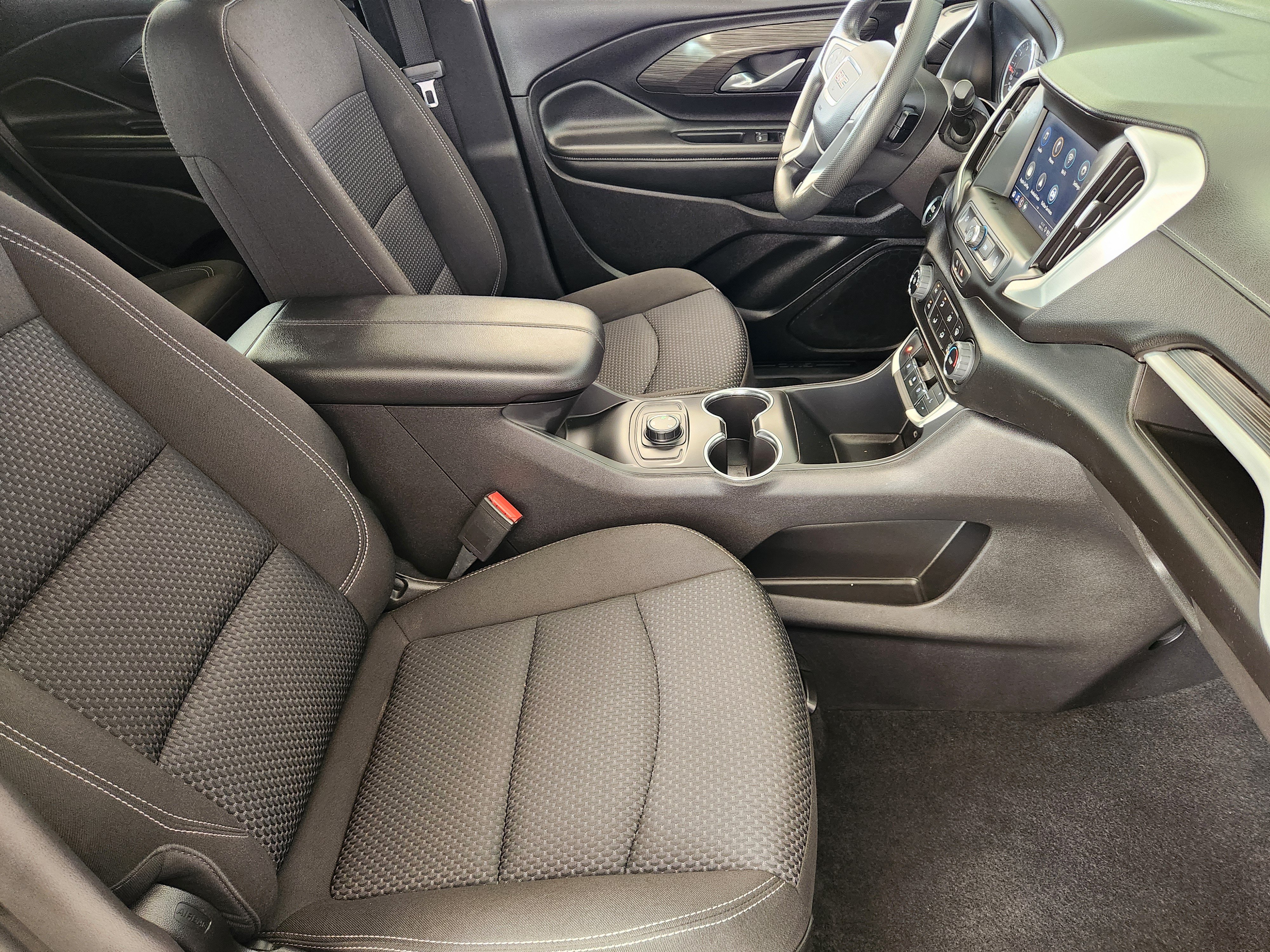 Used 2024 GMC Terrain SLE AWD/4WD image 15