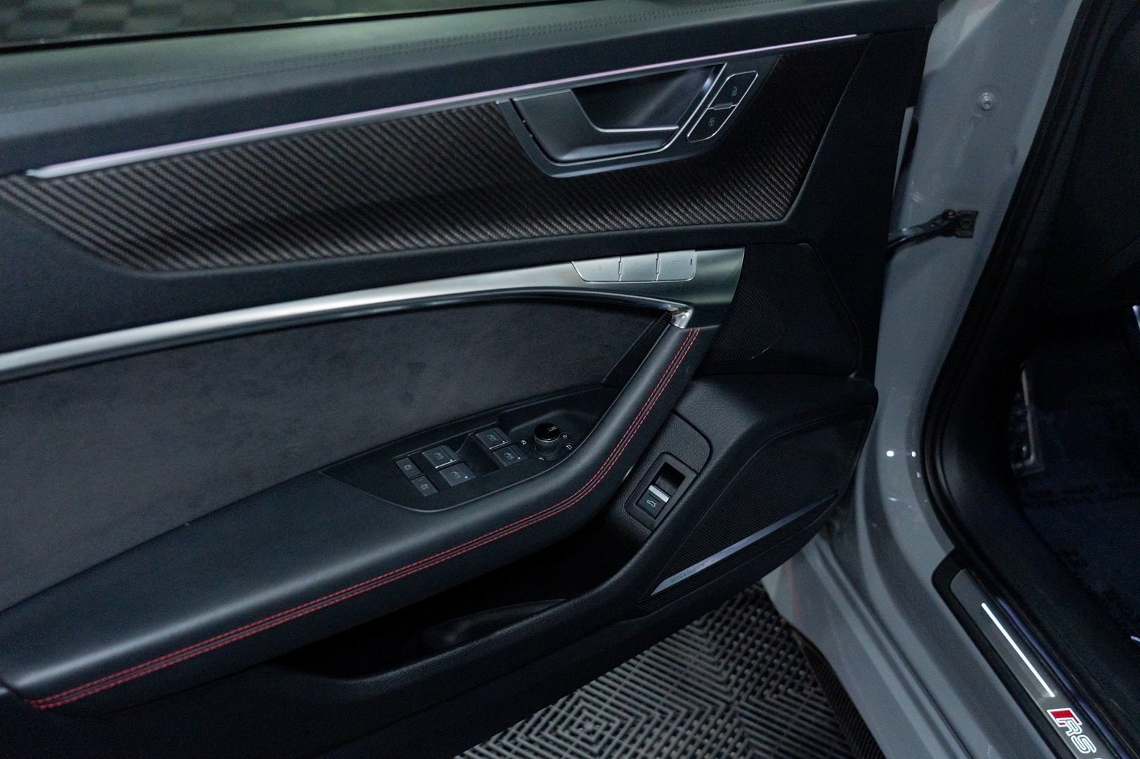 Used 2022 Audi RS 6 w/ Carbon Optic Package AWD/4WD image 17