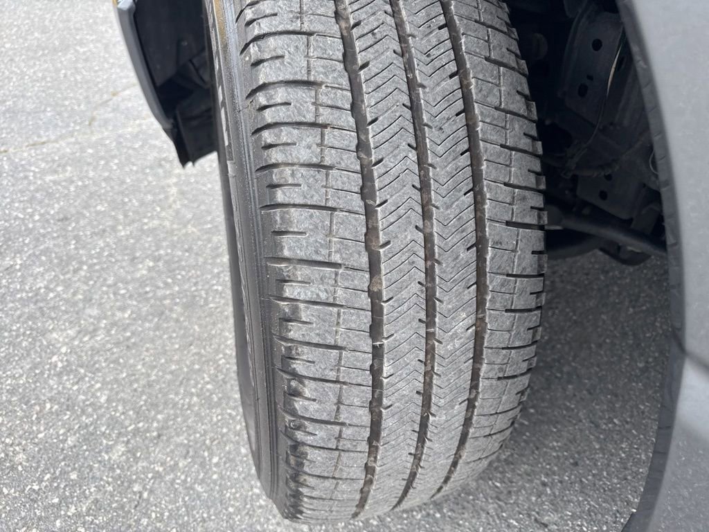 Used 2023 Ford F150 Lightning XLT AWD/4WD image 32