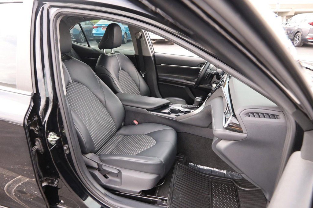 Used 2020 Toyota Camry SE image 24
