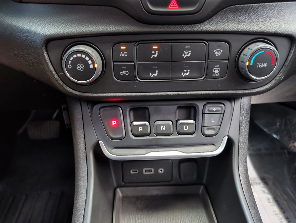 Used 2018 GMC Terrain SLE FWD image 21