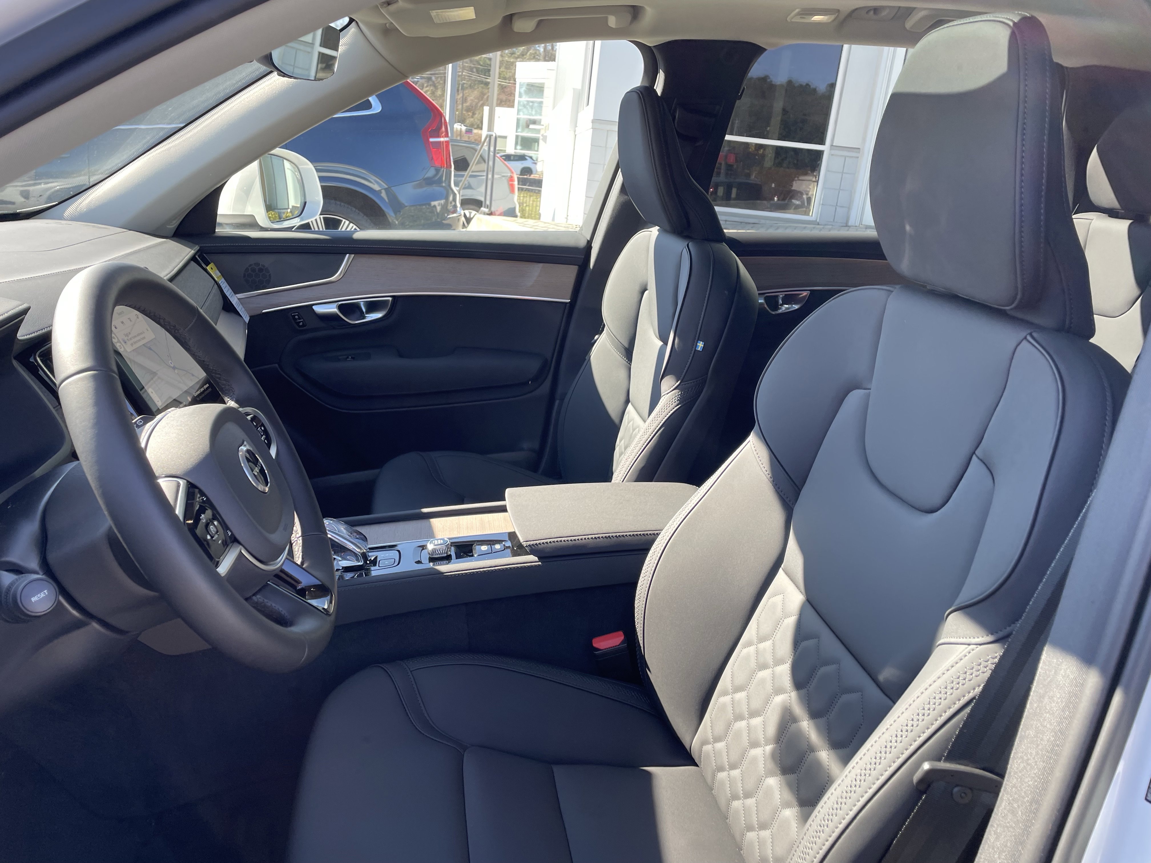 New 2026 Volvo XC90 B5 Core image 14