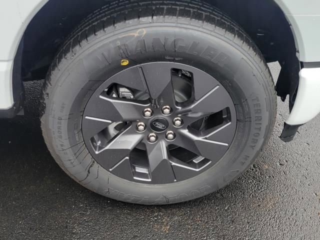 New 2025 Ford F150 Lightning Lariat image 9