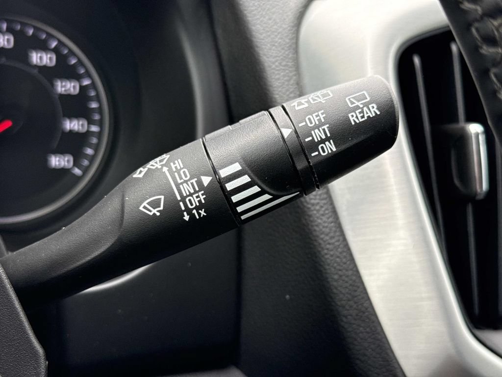 Used 2024 GMC Terrain SLT AWD/4WD image 11