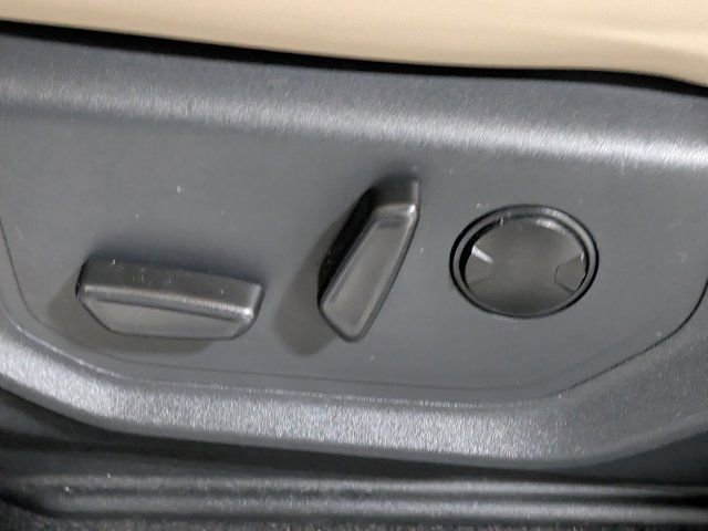 Used 2024 Ford Expedition Max XLT image 18