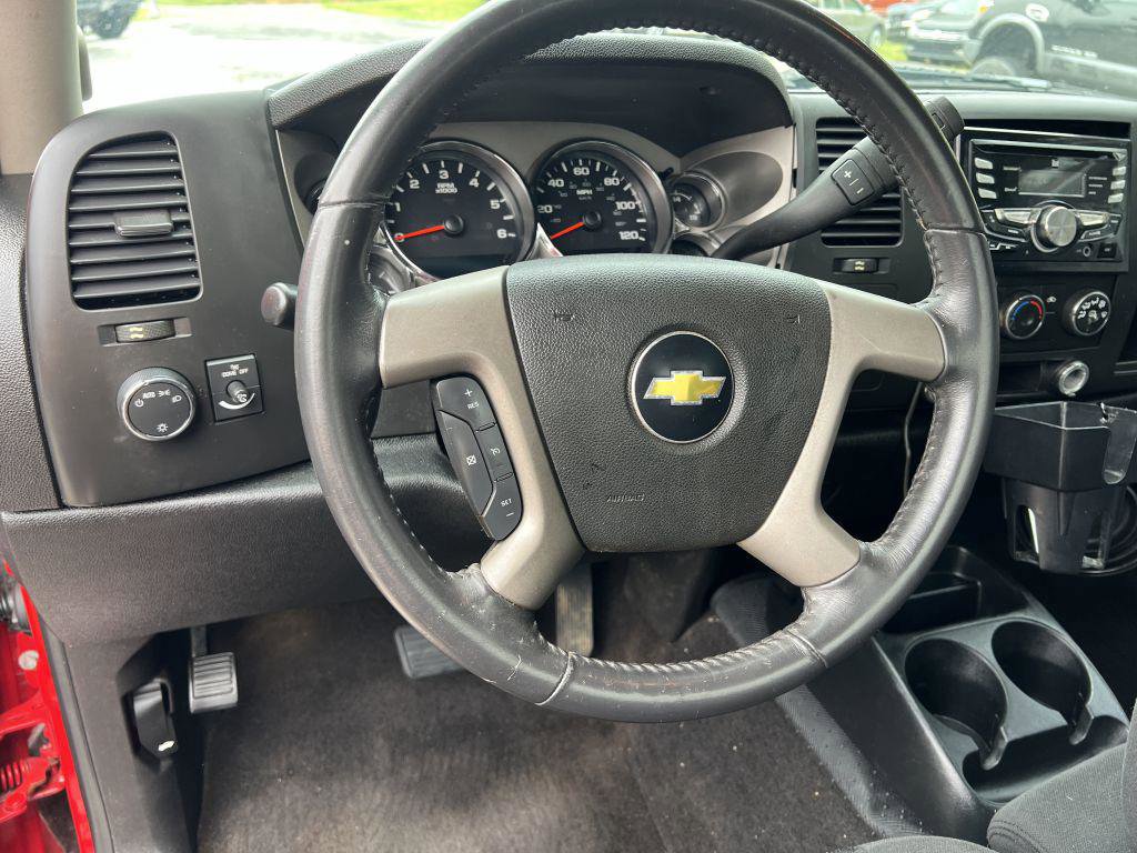 Used 2011 Chevrolet Silverado 1500 LT image 16