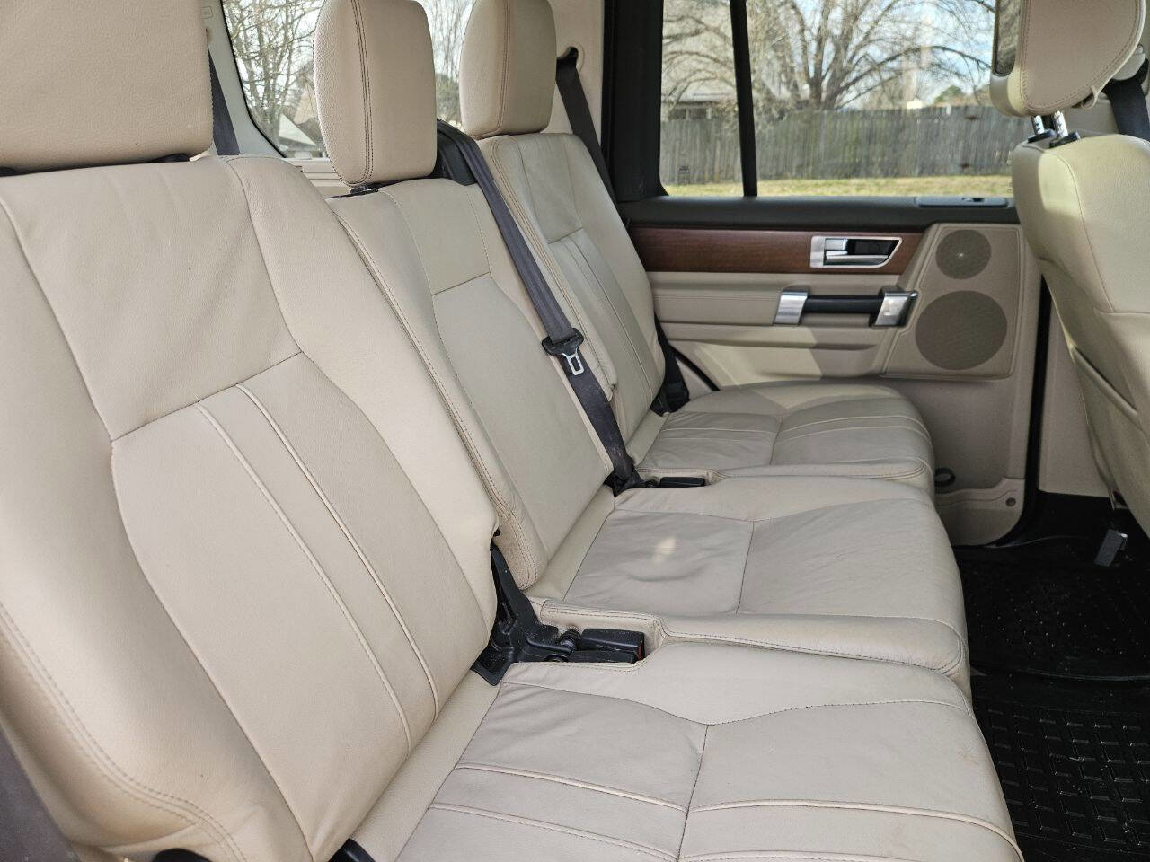 Used 2016 Land Rover LR4 HSE Silver Edition AWD/4WD image 16
