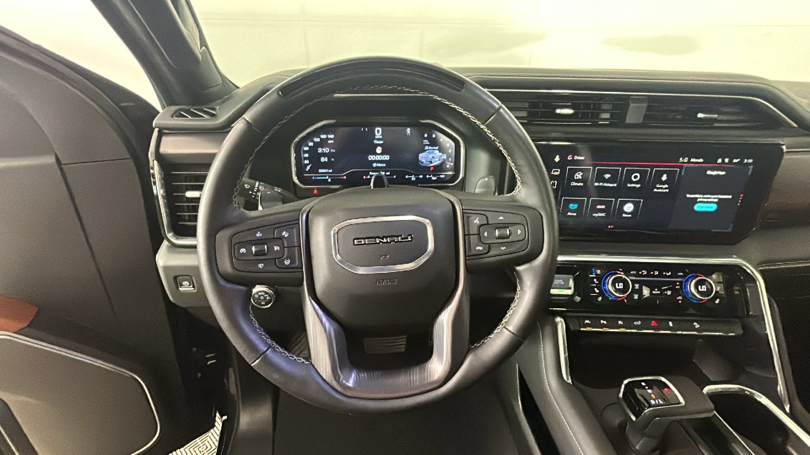 Used 2025 GMC Sierra 1500 Denali Ultimate AWD/4WD image 18
