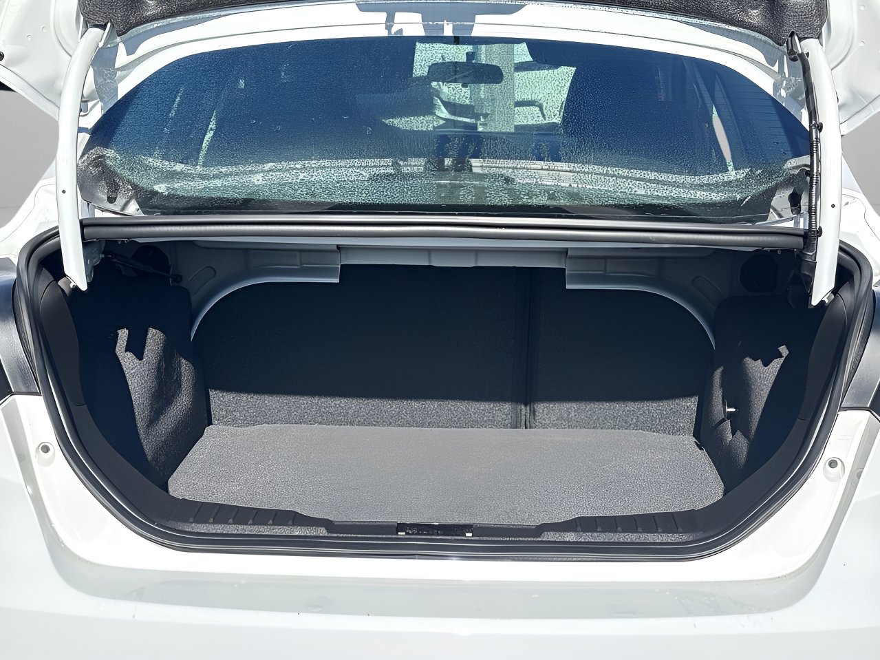 Used 2018 Ford Focus SE image 8