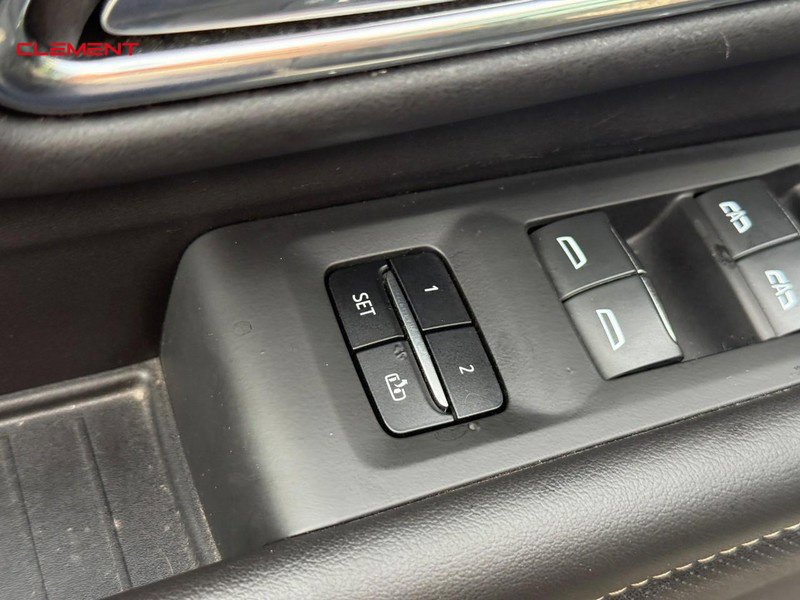 Used 2023 Chevrolet Tahoe Premier AWD/4WD image 17