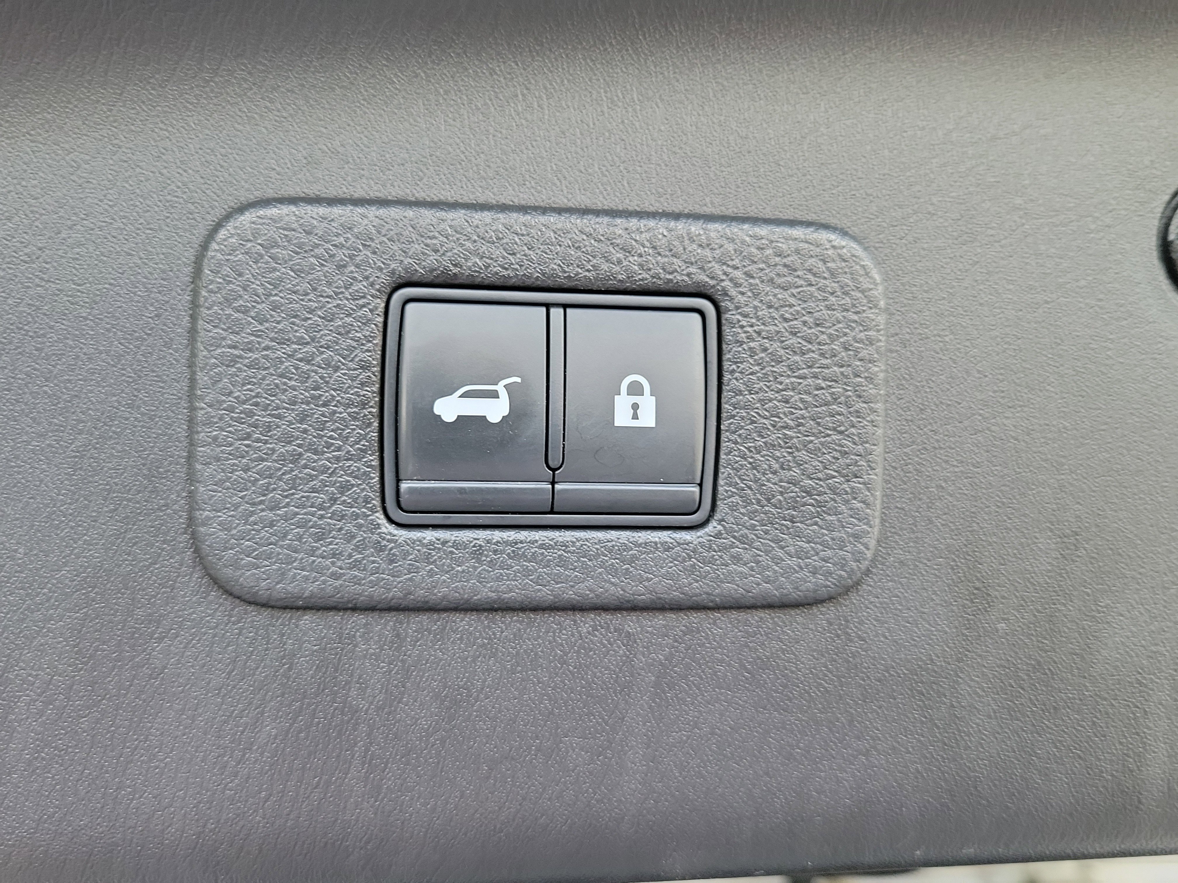 Used 2021 Nissan Armada SV w/ SV Appearance Package image 9