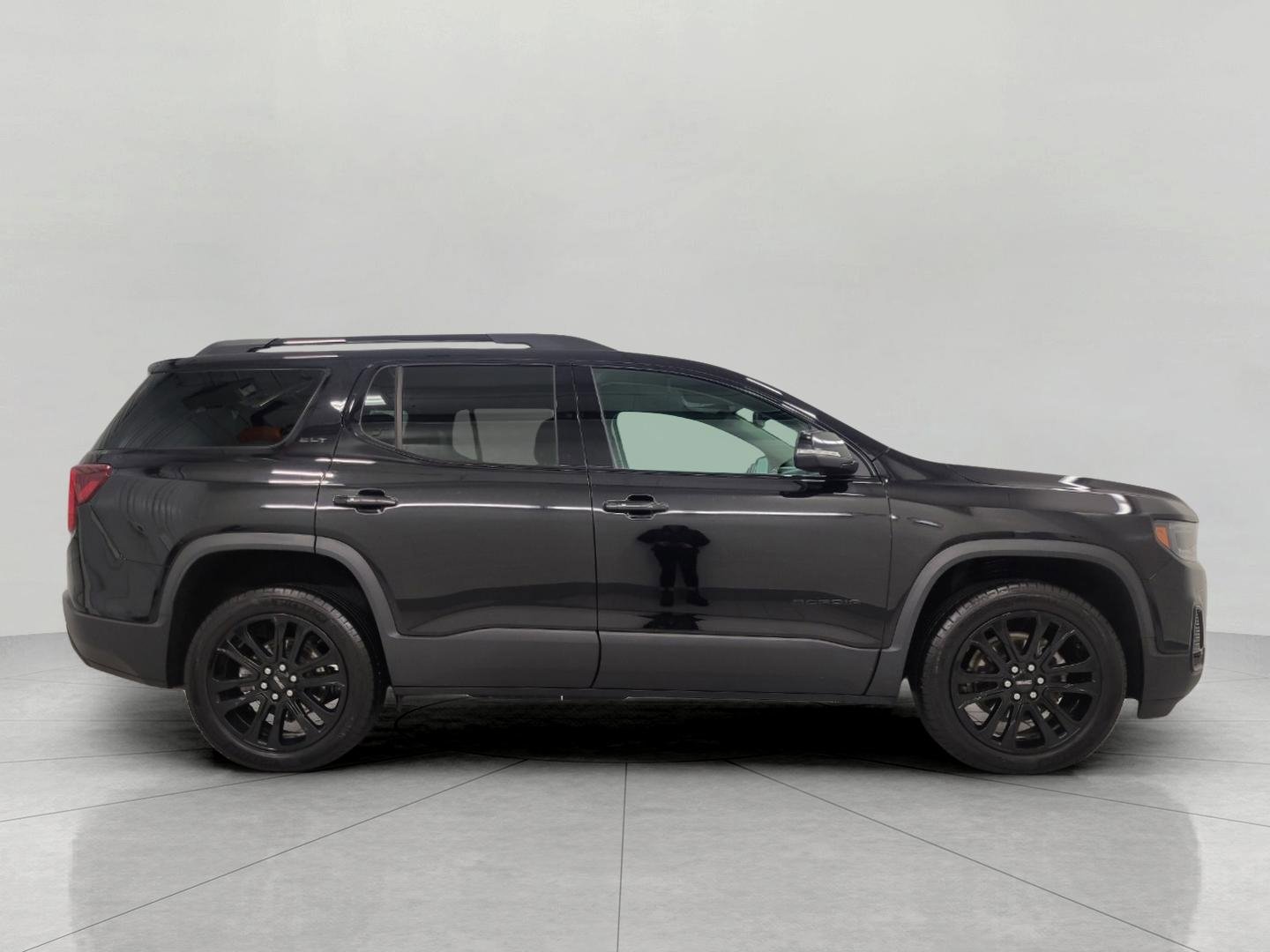 Used 2023 GMC Acadia SLT w/ Elevation Edition image 11