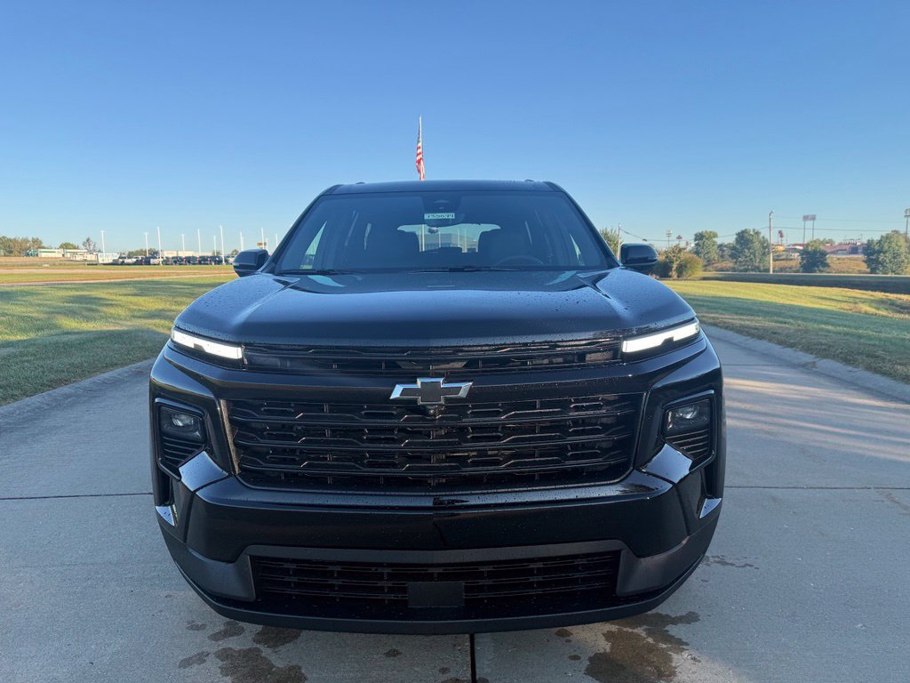 New 2027 Chevrolet Traverse LT w/ Midnight/Sport Edition FWD image 9