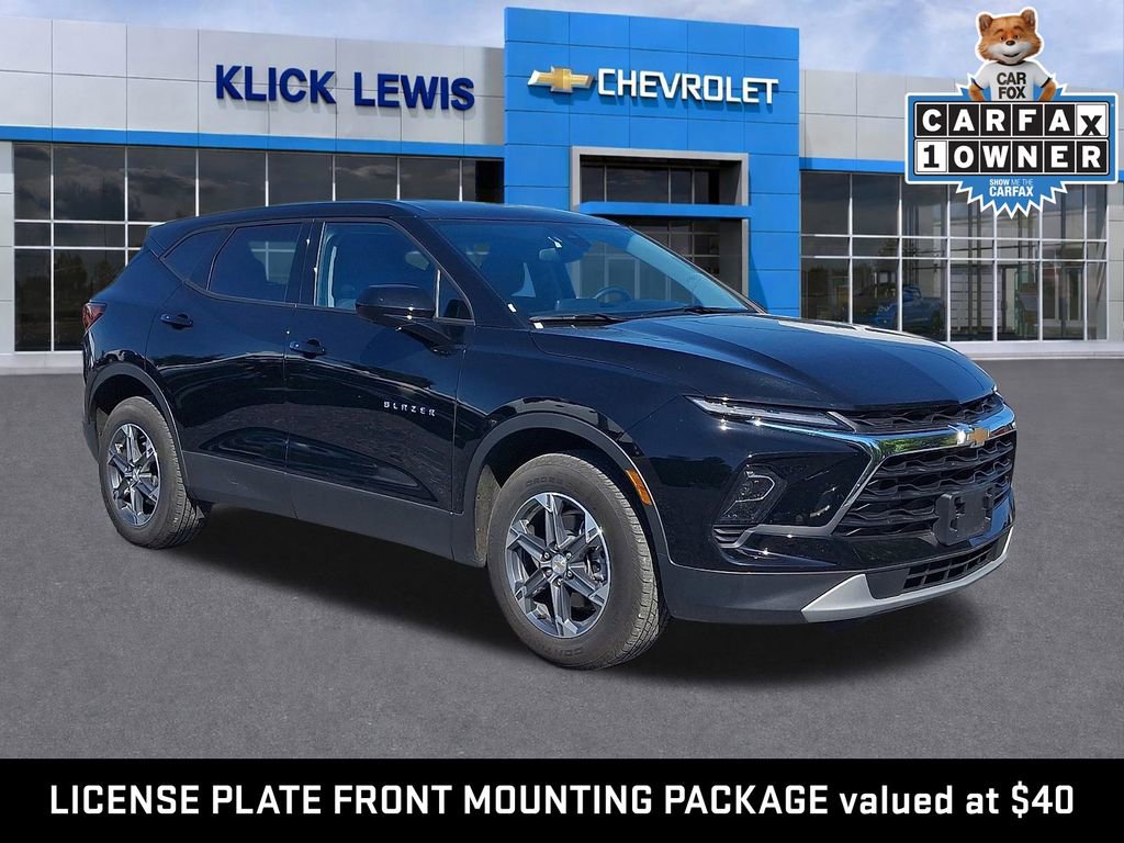 Used 2025 Chevrolet Blazer LT FWD image 1