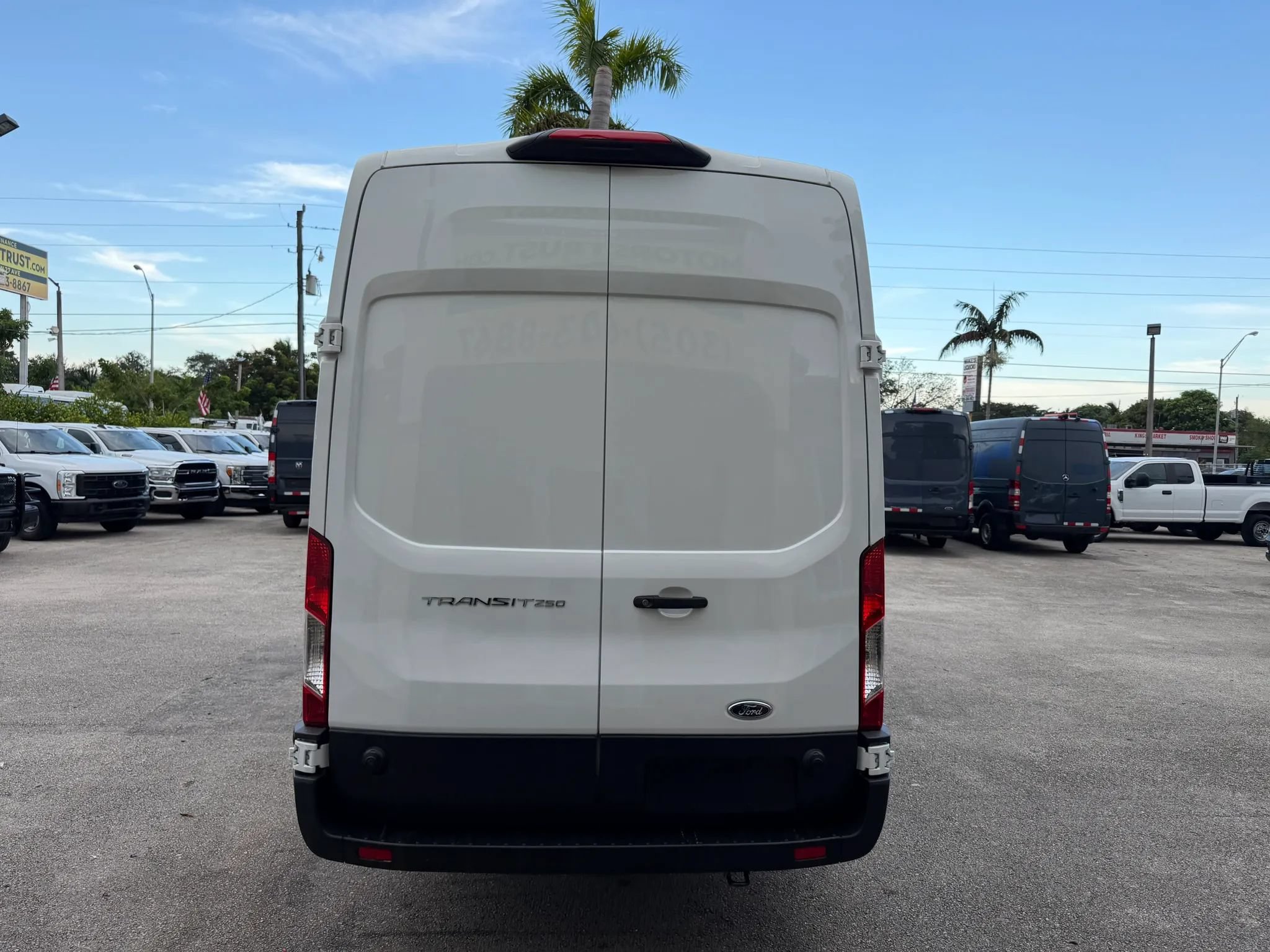 Used 2025 Ford Transit 250 148 High Roof Extended RWD image 4