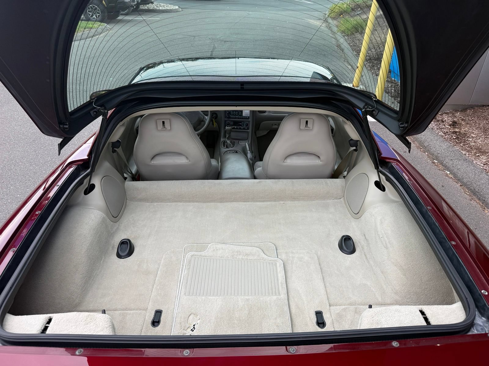 Used 2003 Chevrolet Corvette Coupe w/ Preferred Equipment Group RWD image 11
